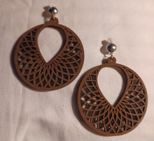 Load image into Gallery viewer, Natural Wood Geometric Clip On Earrings