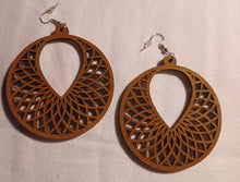 Load image into Gallery viewer, Geometric design wooden earrings