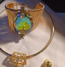 Load image into Gallery viewer, Extra large Aurora borialis necklace bracelet and clip on earrings set