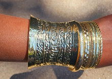 Load image into Gallery viewer, Set of 10 Chunky boho Bangles