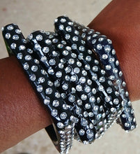 Load image into Gallery viewer, Set of 5 vintage acrylic bangles