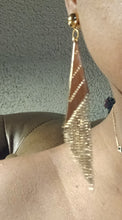 Load image into Gallery viewer, Avant garde gold metal chain dangle clip on earrings