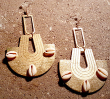 Load image into Gallery viewer, Abstract Design Afrocentric Earrings Kargo Fresh