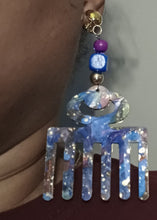 Load image into Gallery viewer, Abstract Handpainted Design Wooden Clip on Earrings Kargo Fresh