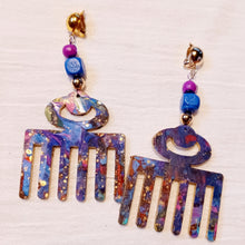 Load image into Gallery viewer, Abstract Handpainted Design Wooden Clip on Earrings Kargo Fresh