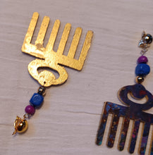 Load image into Gallery viewer, Abstract Handpainted Design Wooden Clip on Earrings Kargo Fresh