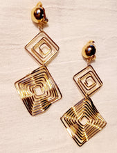 Load image into Gallery viewer, Abstract Metal Clip On Earrings Gold Kargo Fresh