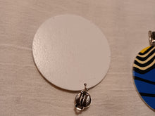 Load image into Gallery viewer, Abstract design Natural Wood Clip On Earrings Kargo Fresh