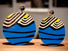 Load image into Gallery viewer, Abstract design Natural Wood Clip On Earrings Kargo Fresh