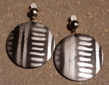 Load image into Gallery viewer, Abstract handpainted Mudcloth print Wooden Clip On Earrings Kargo Fresh