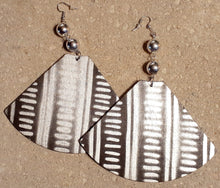 Load image into Gallery viewer, Abstract handpainted Mudcloth print Wooden Earrings Kargo Fresh