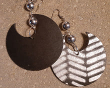 Load image into Gallery viewer, Abstract handpainted Mudcloth print Wooden Earrings Kargo Fresh