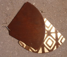 Load image into Gallery viewer, Abstract handpainted Mudcloth print Wooden Earrings Kargo Fresh