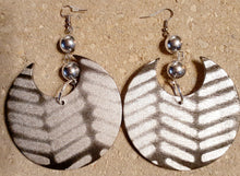Load image into Gallery viewer, Abstract handpainted Mudcloth print Wooden Earrings Kargo Fresh