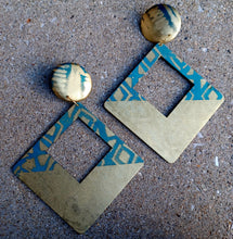 Load image into Gallery viewer, Abstract handpainted Mudcloth print Wooden Earrings Kargo Fresh