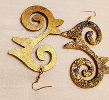 Load image into Gallery viewer, Abstract handpainted Wooden Earrings Kargo Fresh
