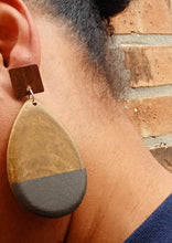 Load image into Gallery viewer, Abstract handpainted Wooden Earrings Kargo Fresh