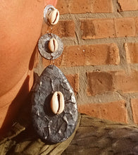 Load image into Gallery viewer, Abstract handpainted earrings Kargo Fresh