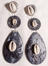 Load image into Gallery viewer, Abstract handpainted earrings Kargo Fresh