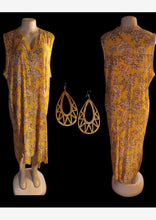 Load image into Gallery viewer, Abstract hi low maxi dress and matching earrings nwt 3xl Kargo Fresh