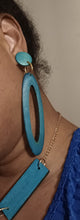 Load image into Gallery viewer, Abstract wooden clip on earrings and necklace set Kargo Fresh