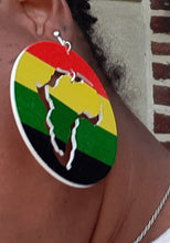 Load image into Gallery viewer, Afrocentric Wooden AFRICA Clip On Earrings Kargo Fresh