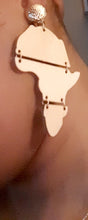 Load image into Gallery viewer, Afrocentric Wooden AFRICA Clip On Earrings Kargo Fresh