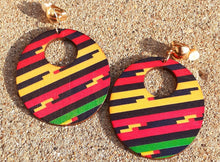 Load image into Gallery viewer, Afrocentric Wooden Handmade Clip On Earrings Kargo Fresh