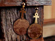 Load image into Gallery viewer, Afrocentric Wooden Handpainted Clip On Earrings Kargo Fresh