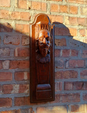 Load image into Gallery viewer, Antique William Shakespere Wall Shelf Kargo Fresh