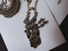 Load image into Gallery viewer, Avant garde Collar bib Necklace and clip on earrings Kargo Fresh