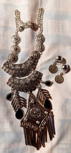 Load image into Gallery viewer, Avant garde Collar bib Necklace and clip on earrings Kargo Fresh