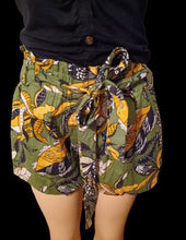 Load image into Gallery viewer, Avant garde shorts top and earrings set New M Kargo Fresh