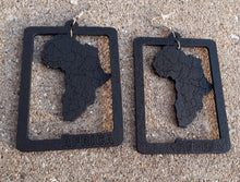 Load image into Gallery viewer, Beautiful Africa Print Midi Kaftan and earrings set Free Size Kargo Fresh