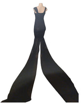 Load image into Gallery viewer, Blck dress with long chiffon train Small Kargo Fresh