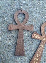 Load image into Gallery viewer, Carved Hierglyohic Ankh Earrings Kargo Fresh