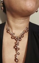 Load image into Gallery viewer, Chunky faux pearl necklace and clip on earrings Kargo Fresh