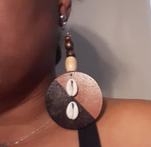 Load image into Gallery viewer, Chunky handmade Natural Wood Clip On Earrings Kargo Fresh