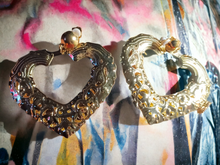 Load image into Gallery viewer, Chunky heart bamboo clip on hoops Kargo Fresh