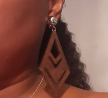 Load image into Gallery viewer, Clip on Boho Wooden Hoop Earrings Kargo Fresh