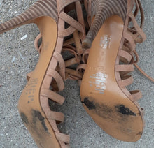 Load image into Gallery viewer, Coach Salvadora heels 7.5 Kargo Fresh