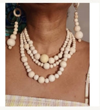 Load image into Gallery viewer, Custom wooden clip on earrings and necklace set Kargo Fresh