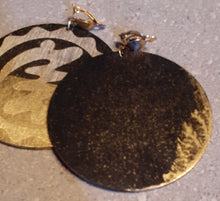 Load image into Gallery viewer, Gye Nyame Handpainted Clip On Adinkra Earrings Kargo Fresh