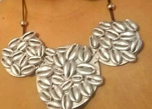 Load image into Gallery viewer, Handmade Chunky Cowrie Shell Necklace Kargo Fresh