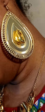 Load image into Gallery viewer, Handmade Golden Cowrie Shell and Metal Queens Collar an Kargo Fresh
