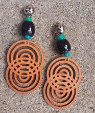 Load image into Gallery viewer, Handmade Natural Wood Clip On Earrings Kargo Fresh
