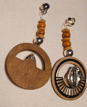 Load image into Gallery viewer, Handmade Natural Wood Clip On Earrings Kargo Fresh