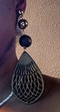 Load image into Gallery viewer, Handmade Natural Wood Clip On Earrings Kargo Fresh
