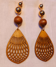 Load image into Gallery viewer, Handmade Natural Wood Clip On Earrings Kargo Fresh