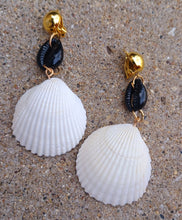 Load image into Gallery viewer, Handmade Shell Clip On Earrings Kargo Fresh